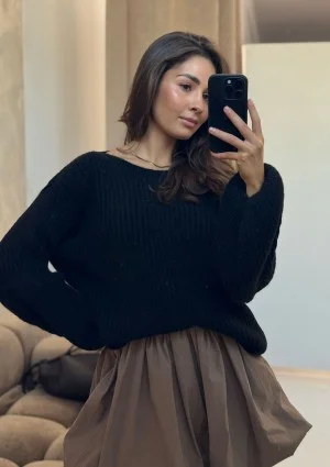 Mousse - Black fluffy sweater