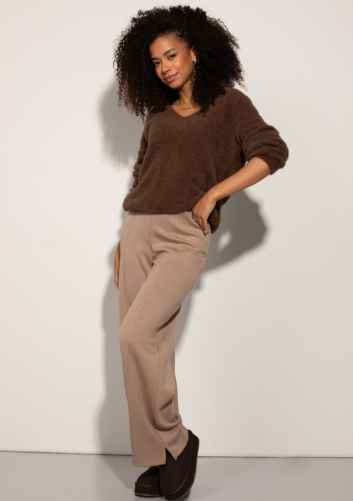 Plush - Brown fluffy sweater with a ''V'' neckline