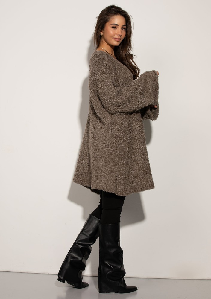 Boucle - Sweter oversize z miękkiej, buklowej dzianiny Taupe
