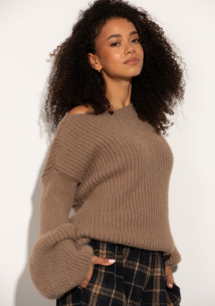 Mousse - Latte beige fluffy sweater