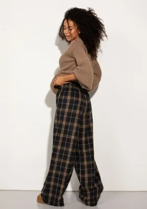 Cabin - Toffee navy checked flannel pants