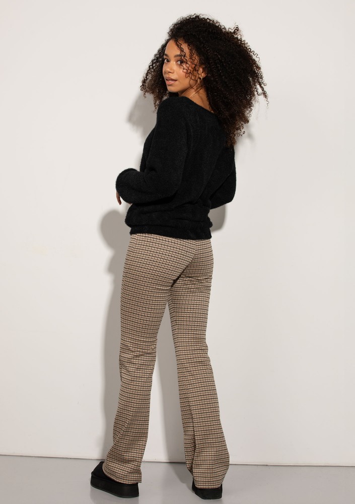 Plush - Black fluffy sweater with a ''V'' neckline