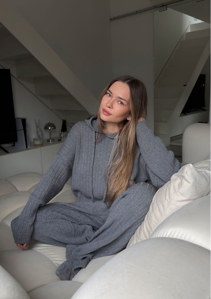 Barro - Melange grey knitted in stripes pants