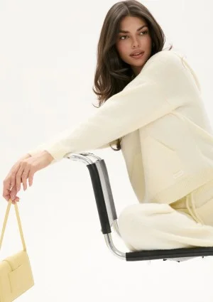 Nemi Soft - Yellow knitted jumper with a pocket and a hood