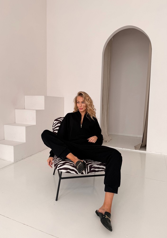 Court - Black sweatpants