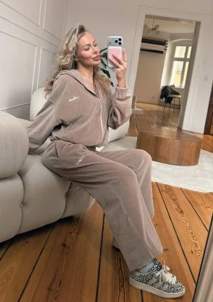 Lush - Bluza welurowa na zamek z kapturem beż latte