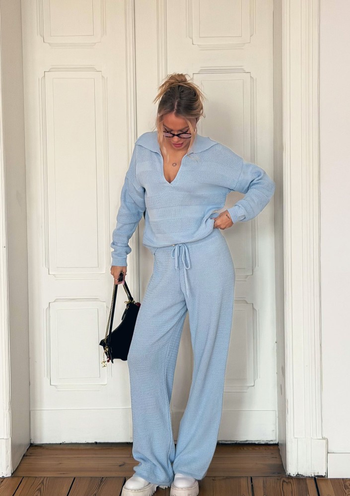 Misti Knit - Lekki sweter dzianinowy z kołnierzykiem Błękitny