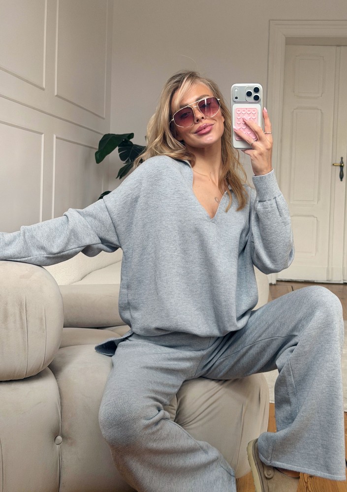 Yoko - Melange grey sweater with a hood