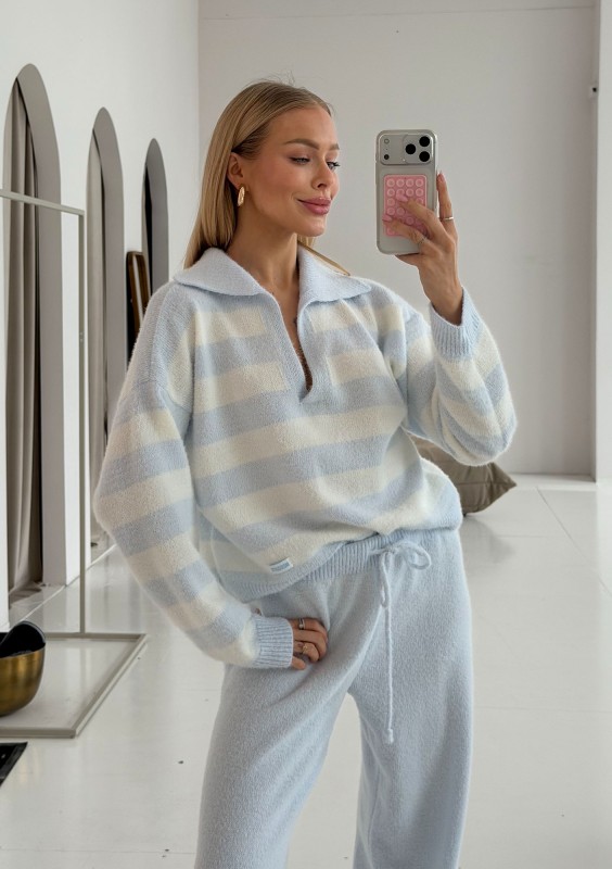 Vivi Soft - Light blue striped sweater with a collar