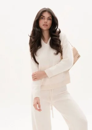 Nemi Soft - Beige knitted jumper with a pocket and a hood