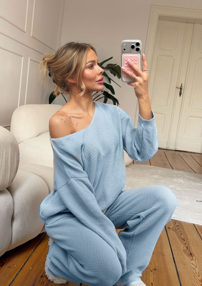 Misti - Light blue waffle weaved sweater