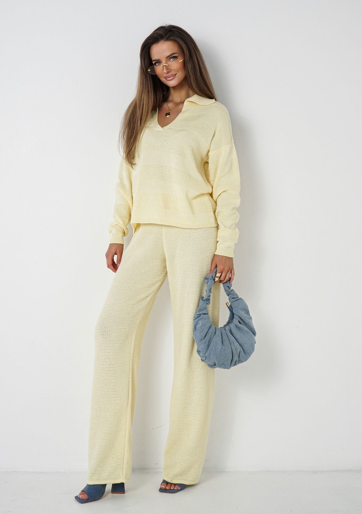 Misti Knit - Lekki sweter dzianinowy z kołnierzykiem Żółty