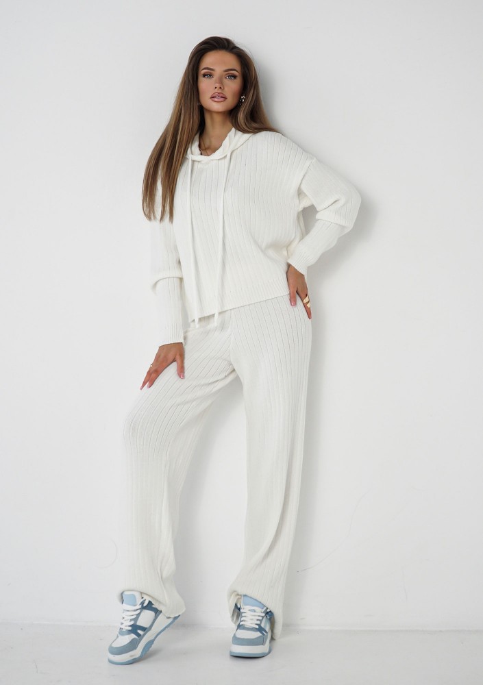 Barro - Ecru knitted in stripes pants