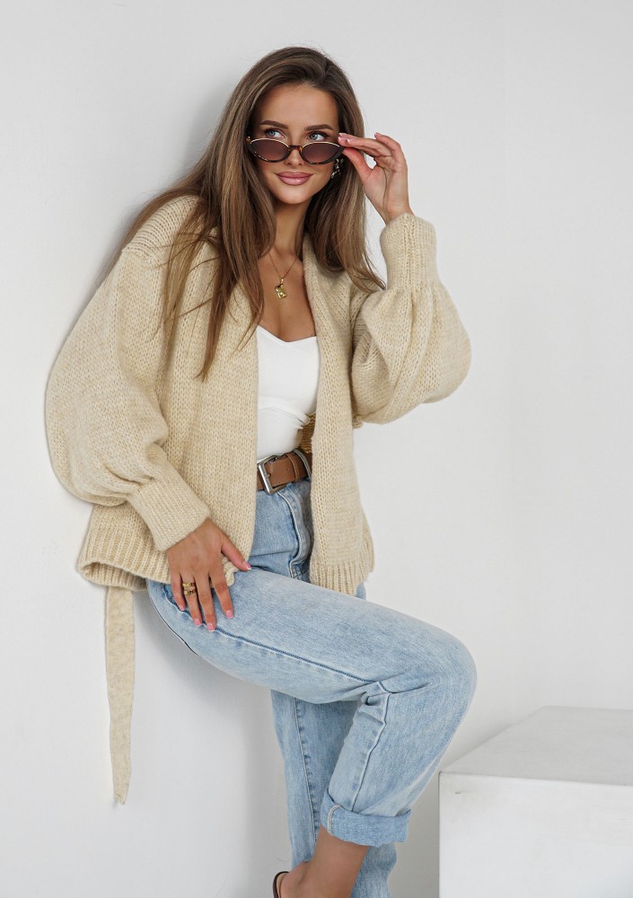 Eve - Soft beige cardigan with a belt