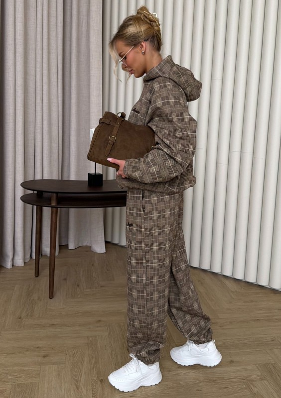 Loom - Brown checked sweatpants