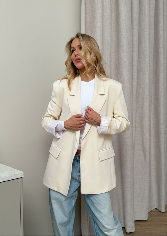 Zura - Creamy oversize blazer
