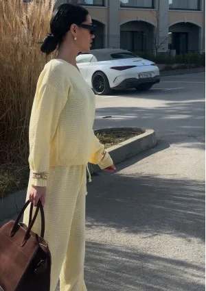 Misti - Miękki sweter dzianinowy o waflowym splocie Żółty