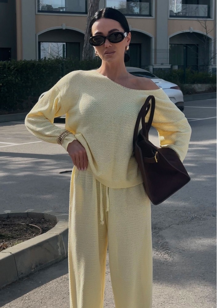 Misti - Yellow waffle weaved sweater