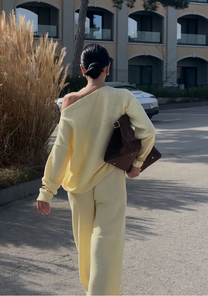 Misti - Miękki sweter dzianinowy o waflowym splocie Żółty