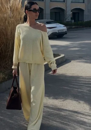 Misti - Yellow waffle weaved sweater