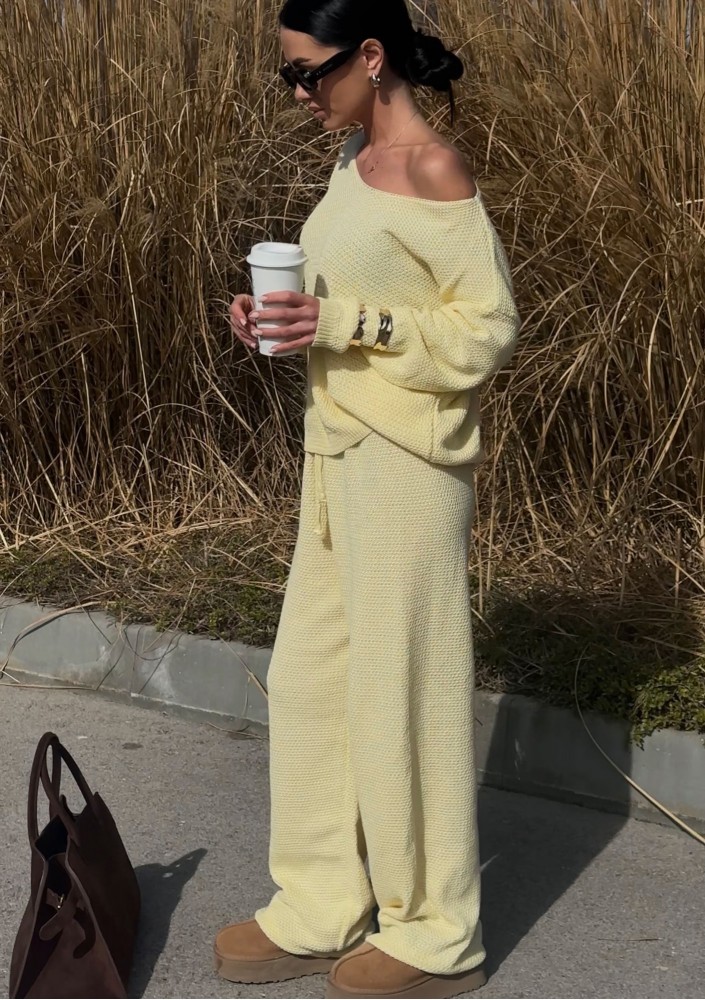 Misti - Yellow waffle weaved sweater