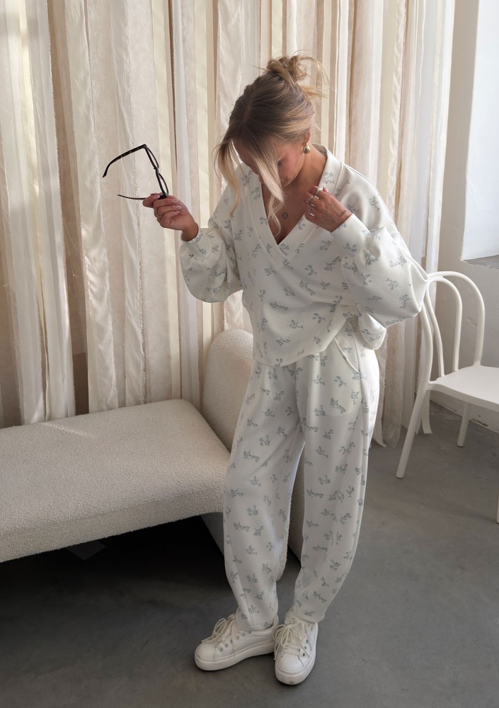 Ollie - Blue flowers printed rayon sweatshirt