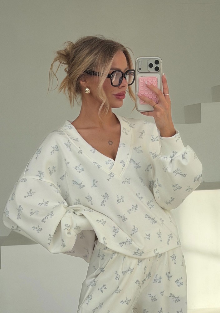 Ollie - Blue flowers printed rayon sweatshirt