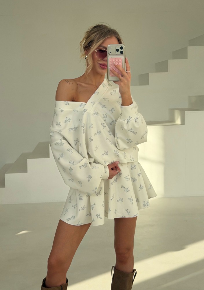 Ollie - Blue flowers printed rayon sweatshirt