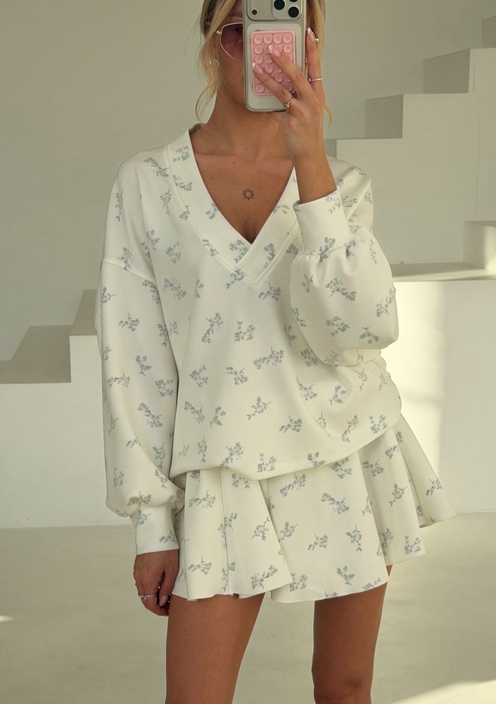 Ollie - Blue flowers printed rayon sweatshirt