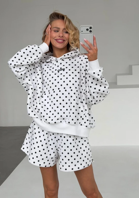 Levi - White and black dotted shorts