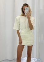 Leya - Marszczona sukienka mini z poduszkami i krótkim rękawem Creamy