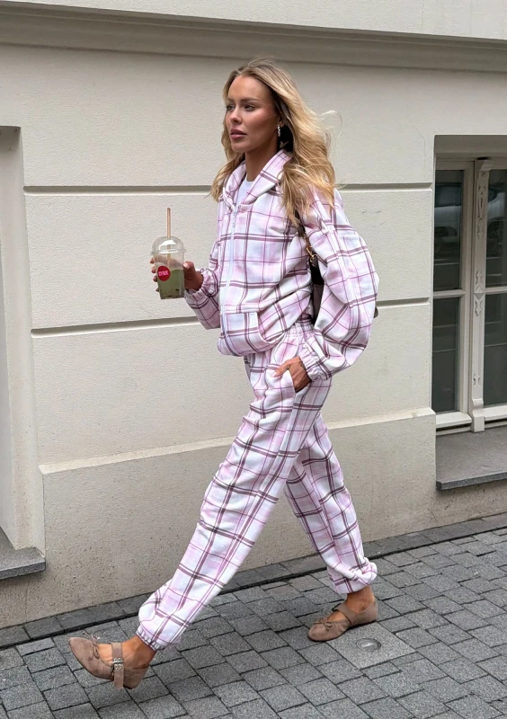 Melo - Zipped pink checkered hoodie