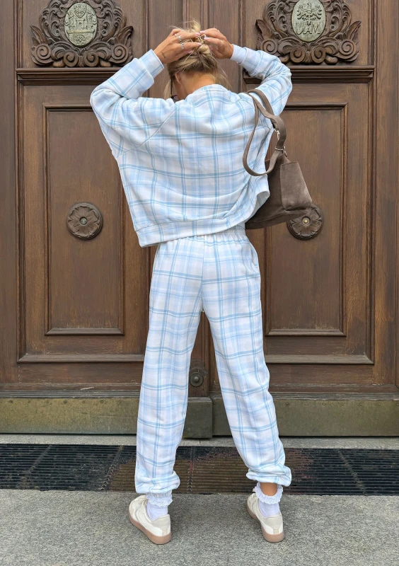 Leni - Light blue checkered crewneck jumper