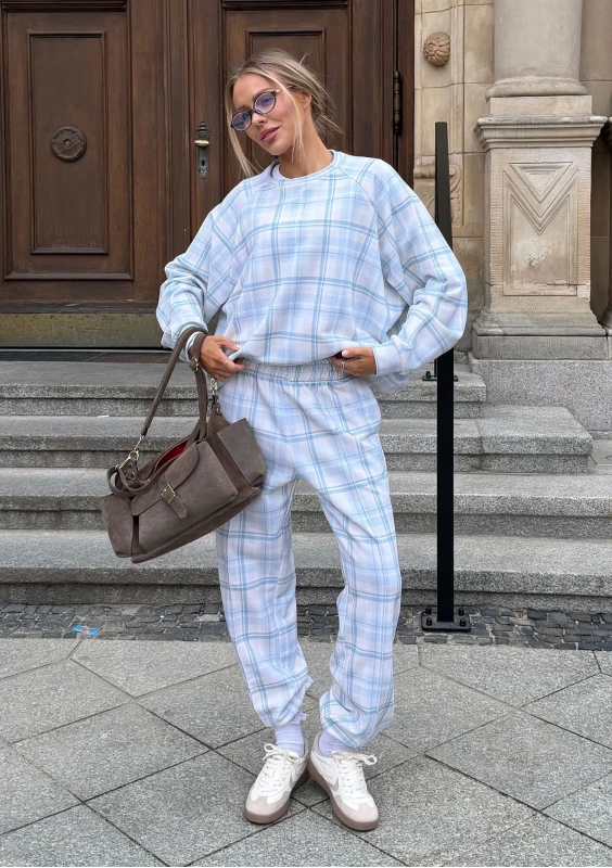 Leni - Light blue checkered crewneck jumper