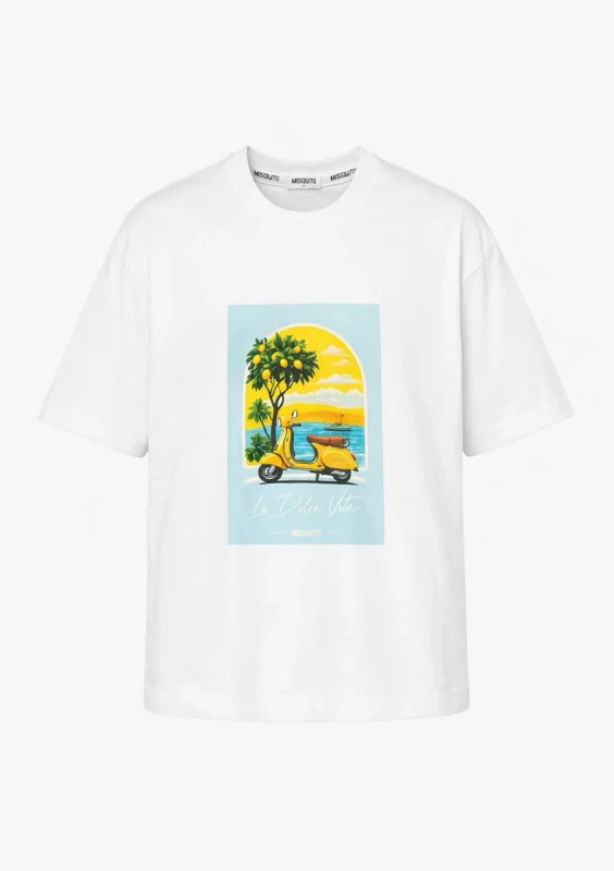 Axis - White oversized boxy T-shirt "La Dolce Vita"