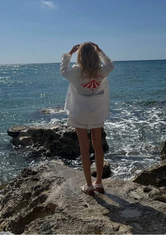 Sano - White oversized shirt "Hotel de Plage"