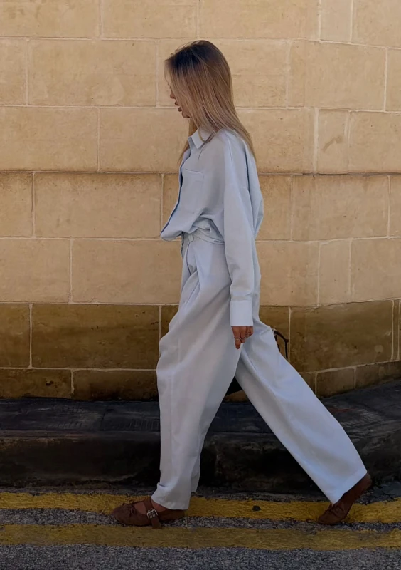 Tammy - Light blue linen shirt