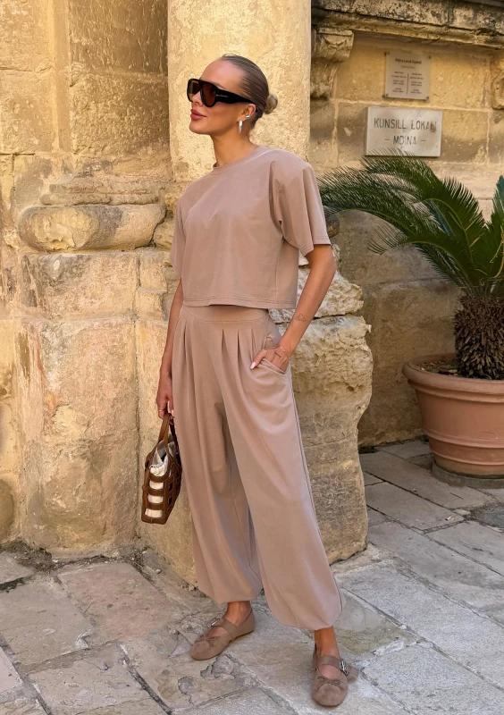 Nove - Beige modal T-shirt with shoulder pads