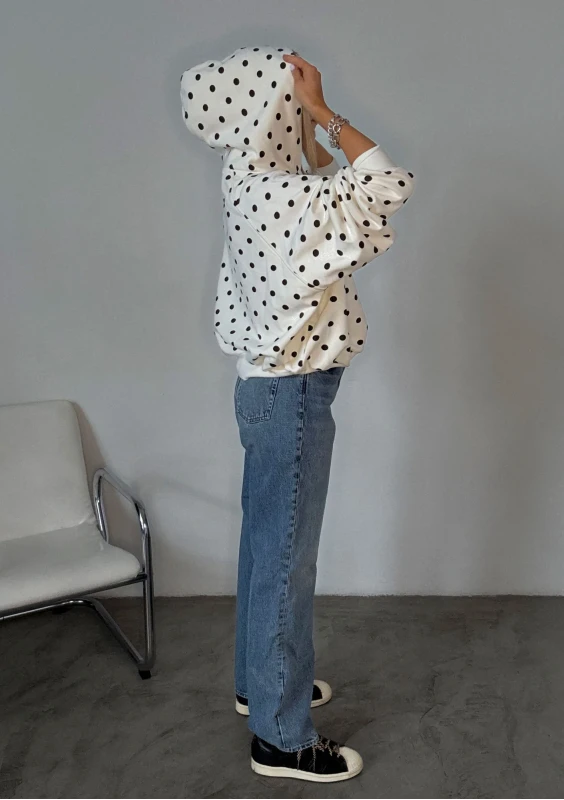 Levi - Creamy dotted hoodie