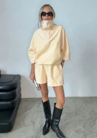 Levi - Pale banana yellow shorts