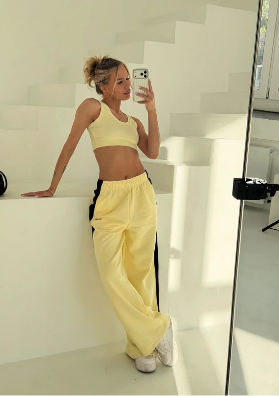 Line - Short banana yellow cotton top