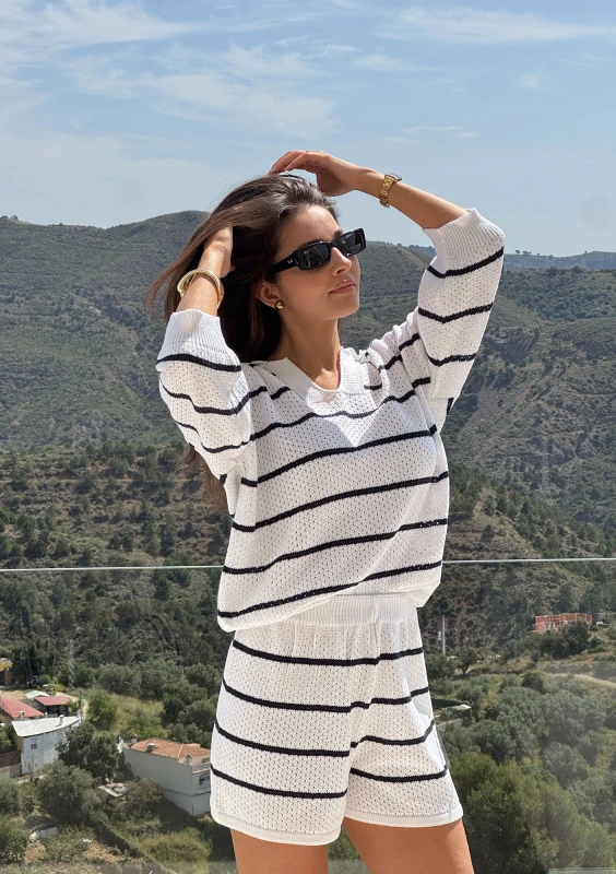 Marlow - Ecru knitted shorts in black stripes