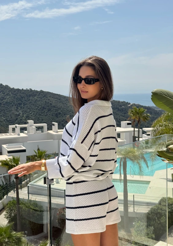 Marlow - Ecru knitted shorts in black stripes