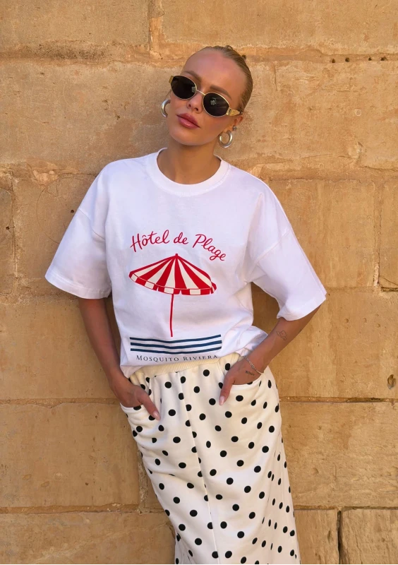 Axis - White oversized boxy T-shirt "Hotel de Plage"
