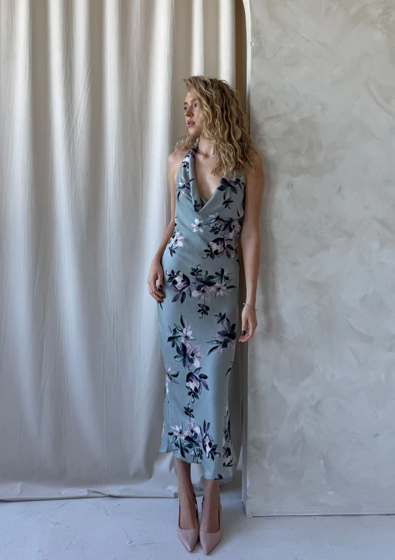 Valentina - Sukienka z dekoltem typu waterflow Blue Jardin