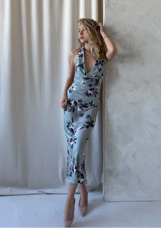 Valentina - Sukienka z dekoltem typu waterflow Blue Jardin
