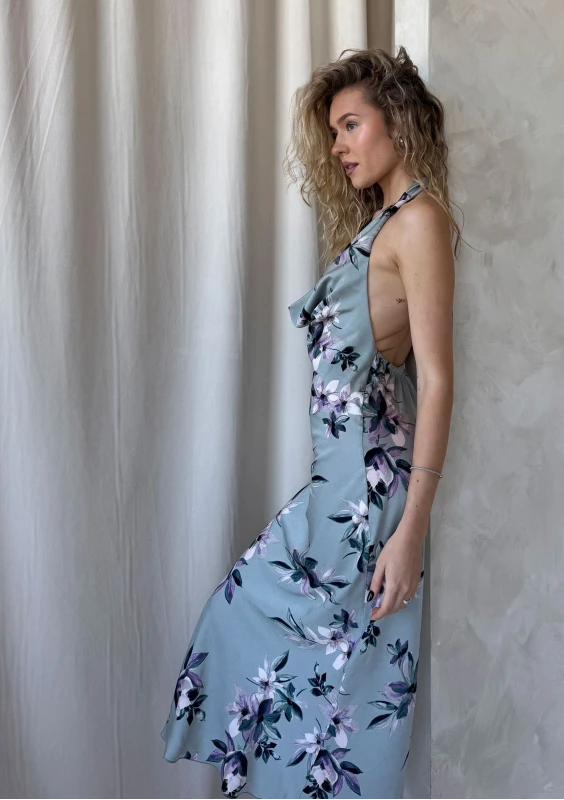 Valentina - Sukienka z dekoltem typu waterflow Blue Jardin
