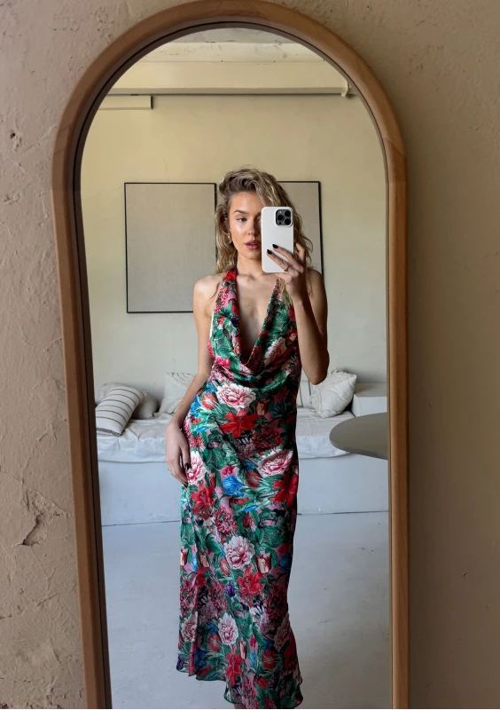 Valentina - open back dress Dolce Paradiso