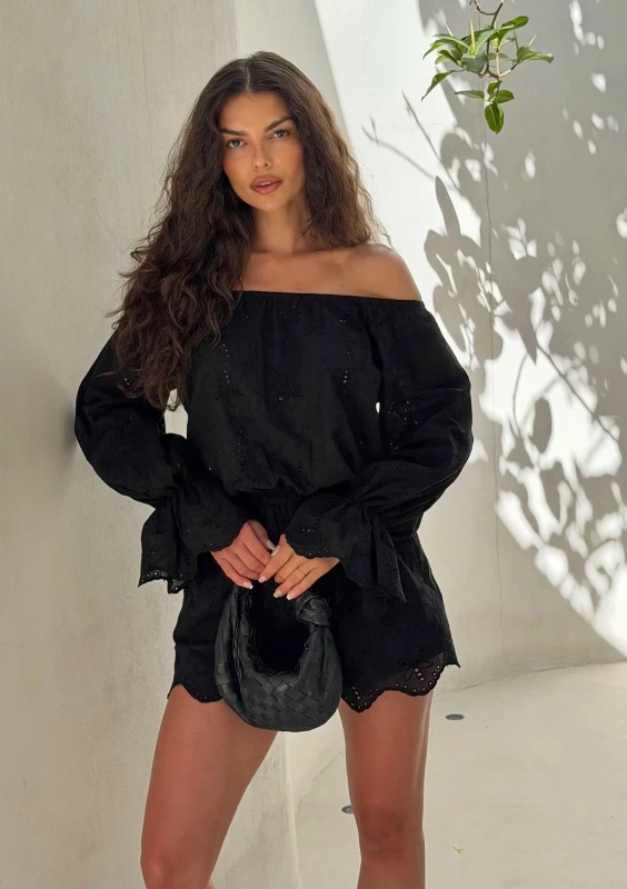 Siena - Letni kombinezon boho z haftowanej bawełny Czarny
