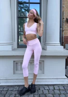 Flow - Top sportowy z dekoltem V Pastel Pink